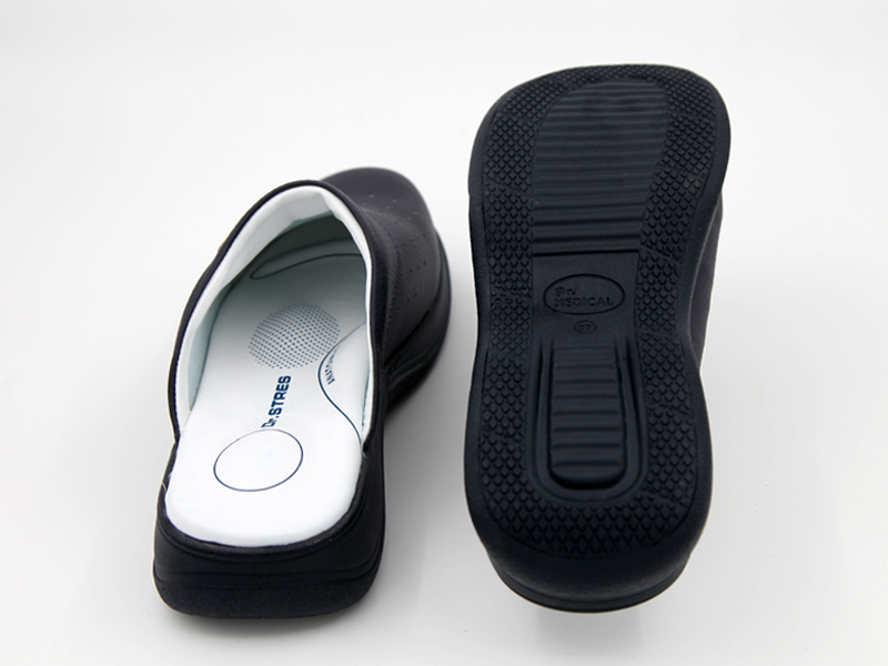 Favori Doctor Sabo Clog Navy Blue